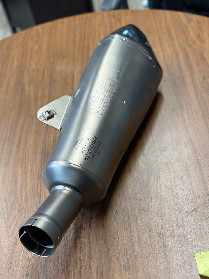 Akrapovic Exhaust BMW R 1200/1250 R/RS