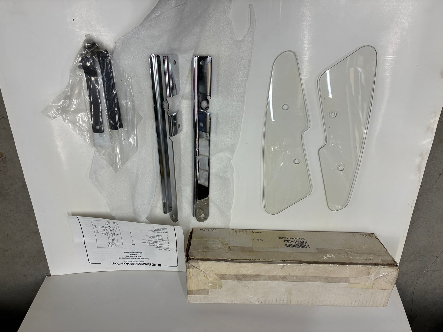 Kawasaki NOS NEW K46001-325 VULCAN 1600 WINDSHIELD LOWERS