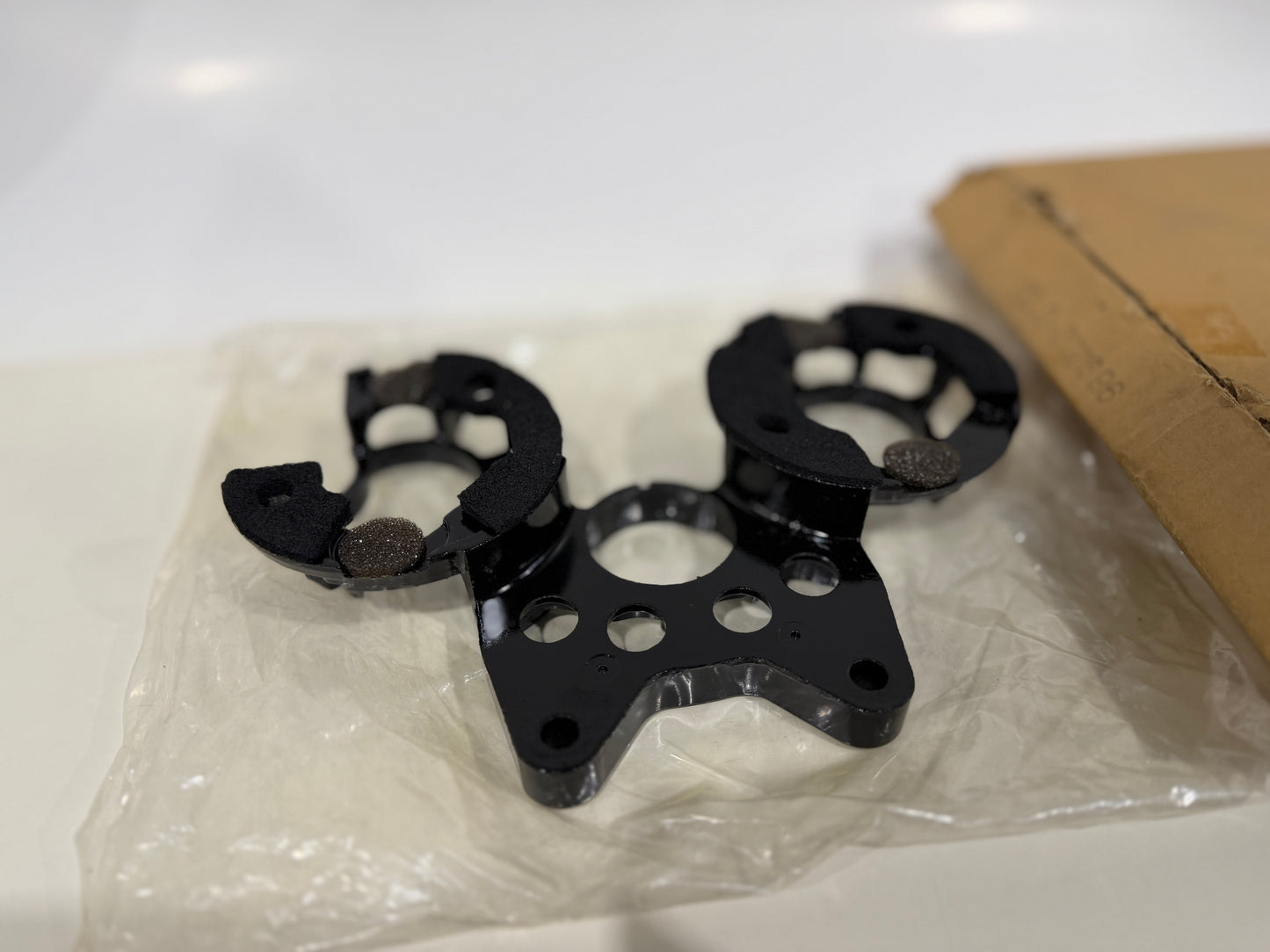 NOS KAWASAKI Z1 900 Meter Bracket Z1A Z1B NEW 25008-044