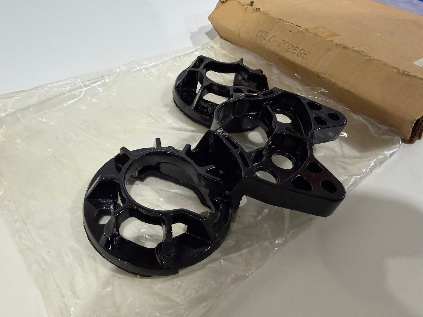 NOS KAWASAKI Z1 900 Meter Bracket Z1A Z1B NEW 25008-044