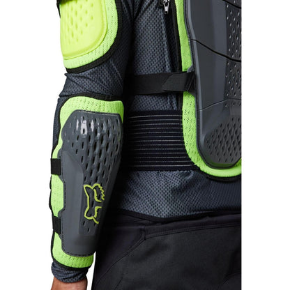 टाइटन स्पोर्ट चेस्ट गार्ड जैकेट